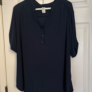 Navy button up Vneck blouse.  Short Sleeves. 3X. NWOT